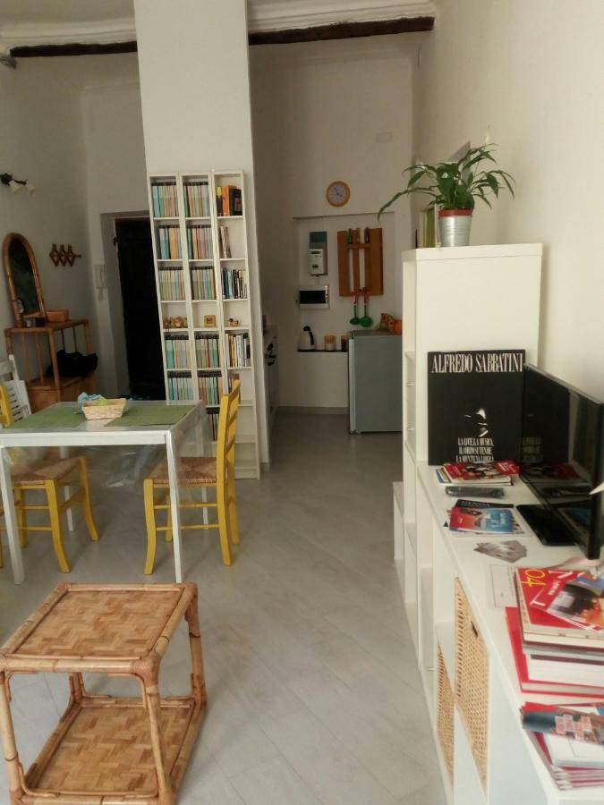 Casa Del Cioccolatte Lägenhet Genua Exteriör bild